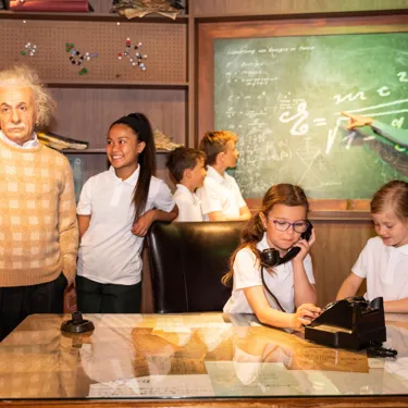 MERLIN SCHOOL 35 Einsteingroupshot
